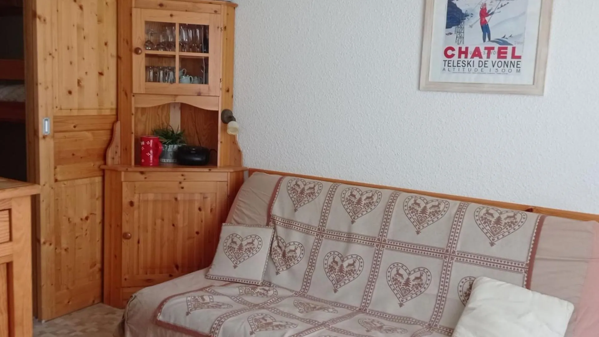 Charmant 2 Pieces Avec Terrasse, Proche Navettes Et Jardins D'Enfants, Quartier Calme - Fr-1-676-155 Chatel 0*,